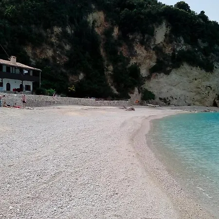 Fetsis Agios Nikitas