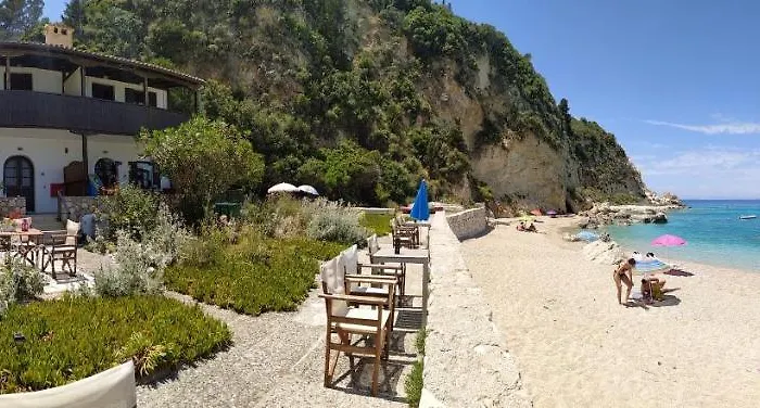 Fetsis * Agios Nikitas